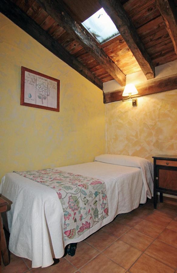 Hotel Rural Los Abuelos Montemayor de Pililla Esterno foto